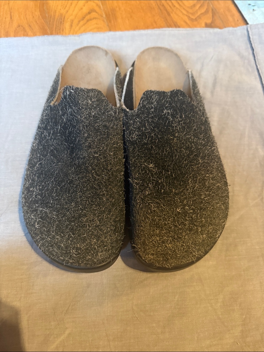 Birkenstock Men's Charcoal fuzzy look Slip-On Clogs
